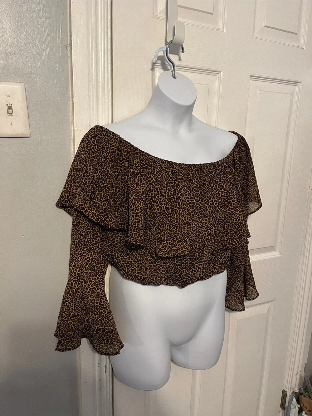 Show Me Your MuMu Brown Leopard Off-Shoulder Love Spell Ruffle Crop Top - Picture 6 of 15